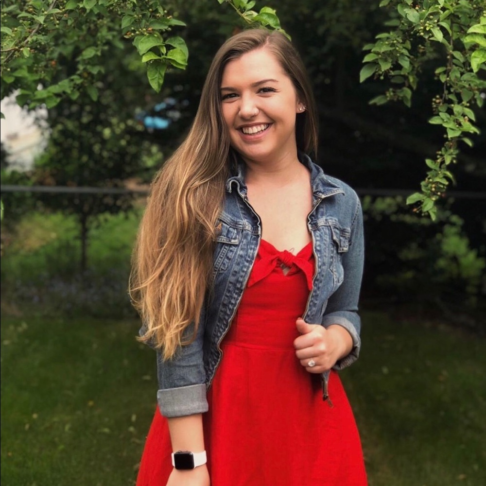 Meet your Posher, Nicole